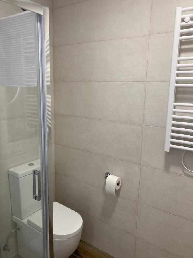 Appartamento Nuevo Piso Retiro Madrid Esterno foto